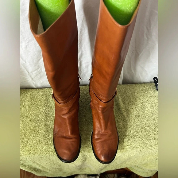 Michael Kors Hamilton Boot Riding 7M Leather Brown Tall Stacked Heel Charm Zip - Picture 3 of 9